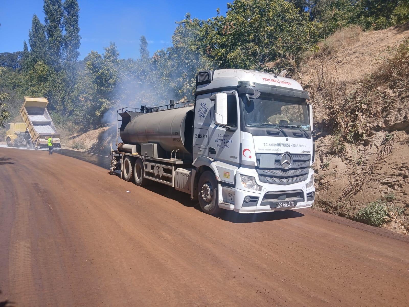 AYDIN’IN DÖRT BİR YANINDA EŞ ZAMANLI YOL YENİLEME ÇALIŞMALARI