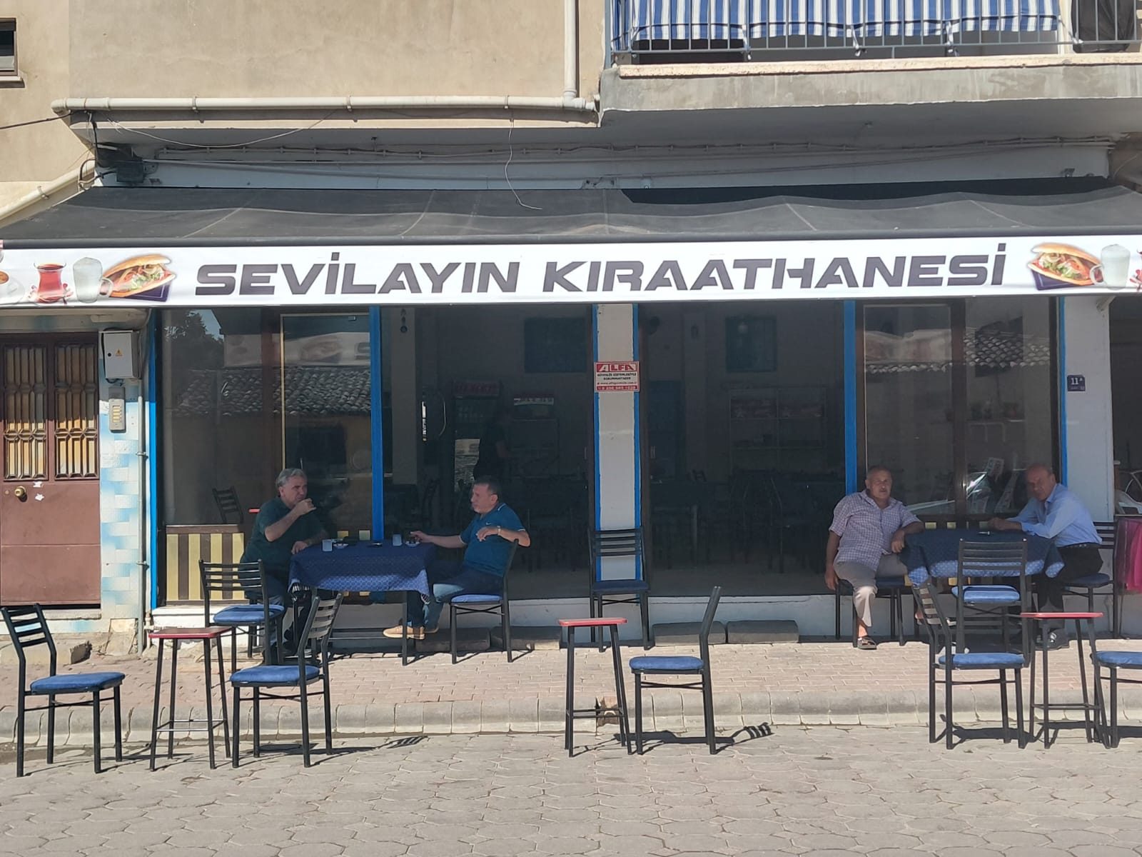 SEVİLAY’IN KIRAATHANESİ YOLCULARIN VE MAHALLENİN YENİ BULUŞMA NOKTASI