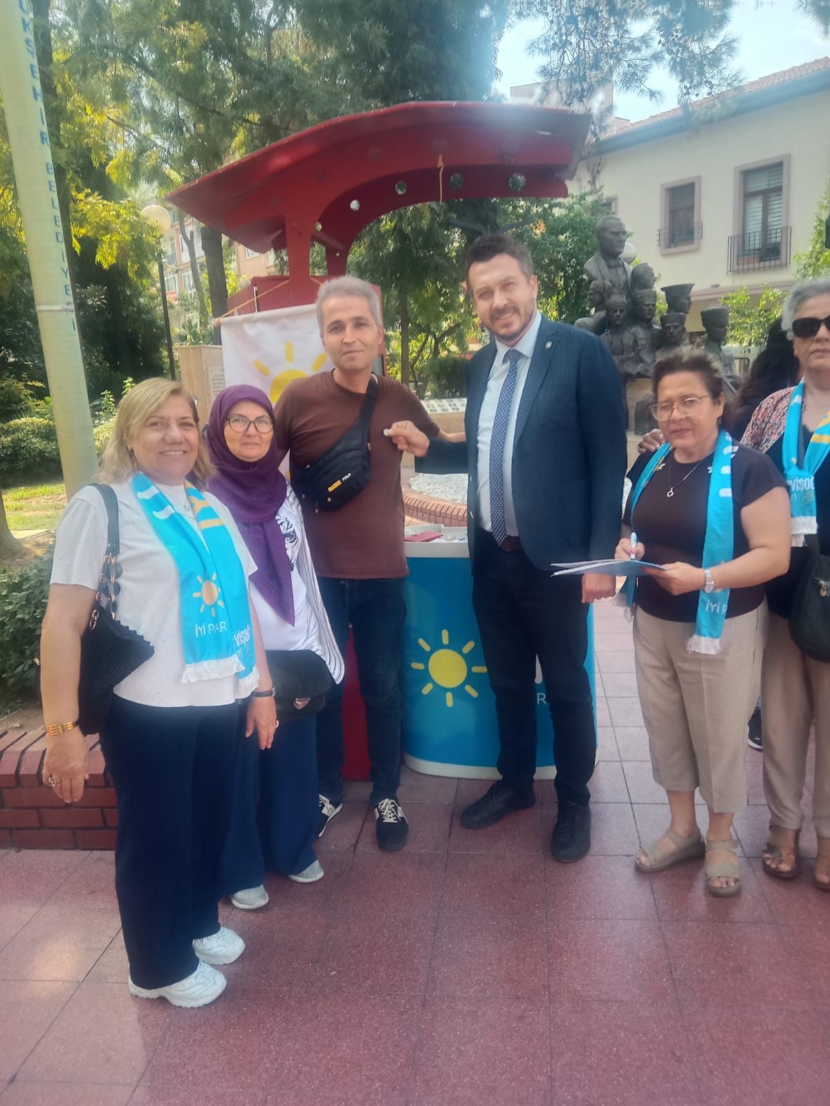 İYİ PARTİ AYDIN’DA SAHADA: DİDİM VE EFELER’DE EŞ ZAMANLI STANT ÇALIŞMASI