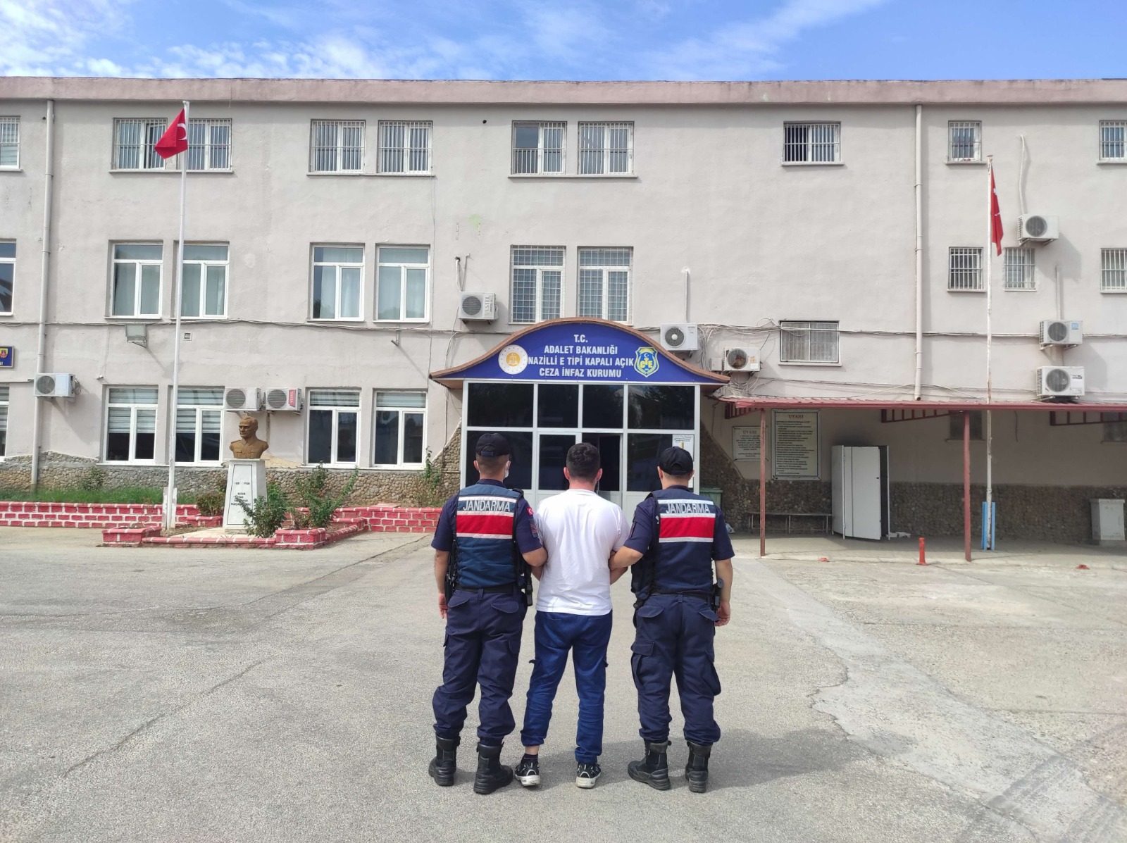 Nazilli’de 17 yıl hapis cezasıyla aranan hükümlü yakalandı