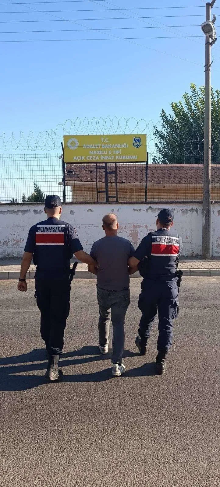 NAZİLLİ'DE 28 YIL 5 AY HAPİS CEZASI BULUNAN HÜKÜMLÜ YAKALANDI