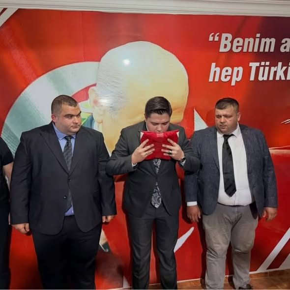 TAN BAYRAĞI UĞUR KURT’A EMANET