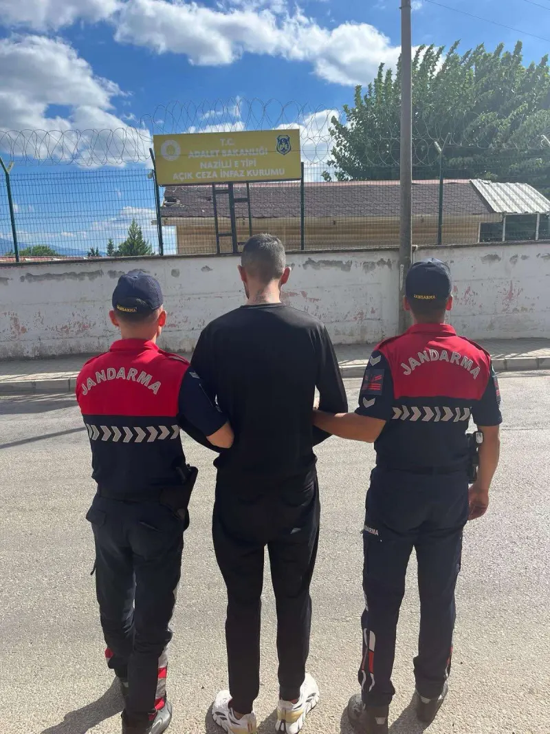 NAZİLLİ’DE FİRARİ HÜKÜMLÜ JANDARMADAN KAÇAMADI