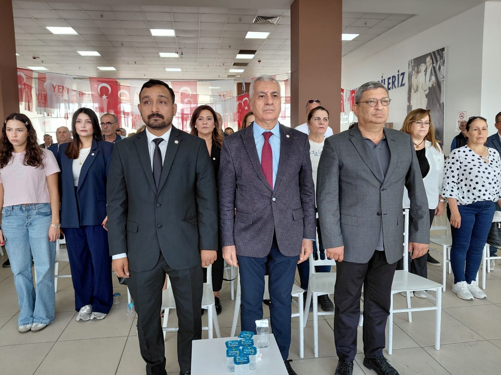İNCİRLİOVA'NIN KARAOĞLANI YENİDEN BAŞKAN
