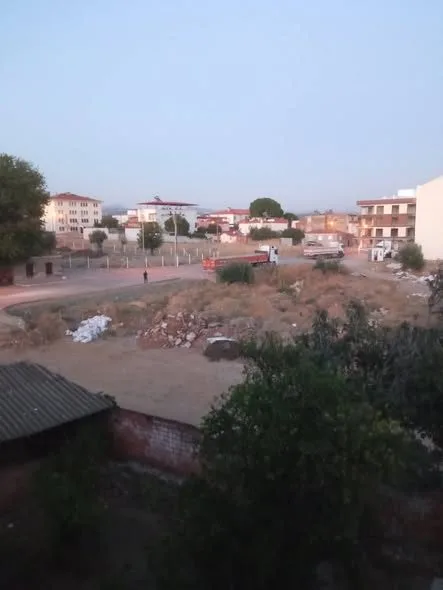 ŞEHRİN GÖBEĞİNDEKİ MOLOZ VE ÇÖP TEPKİSİ BÜYÜYOR!