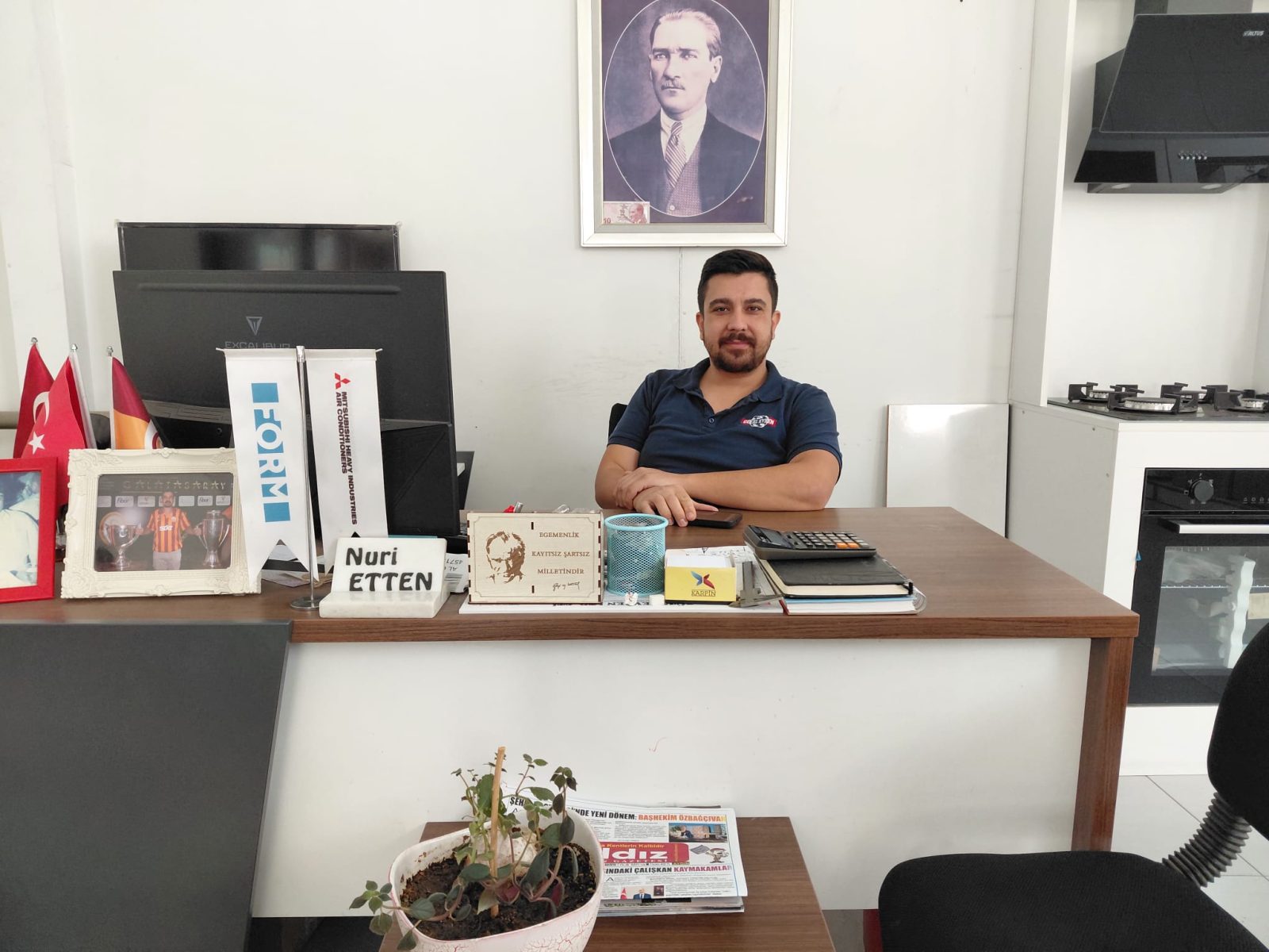KOÇARLI’DA BABA-OĞUL EL ELE VERDİ: ETTEN TİCARET EVLERİN İHTİYACINI TEK ÇATI ALTINDA KARŞILIYOR