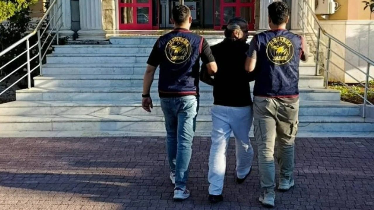 DİDİM’DE 3 AYDIR ARANAN HÜKÜMLÜ YAKALANDI! 20 YIL KESİNLEŞMİŞ HAPİS CEZASI BULUNUYORDU