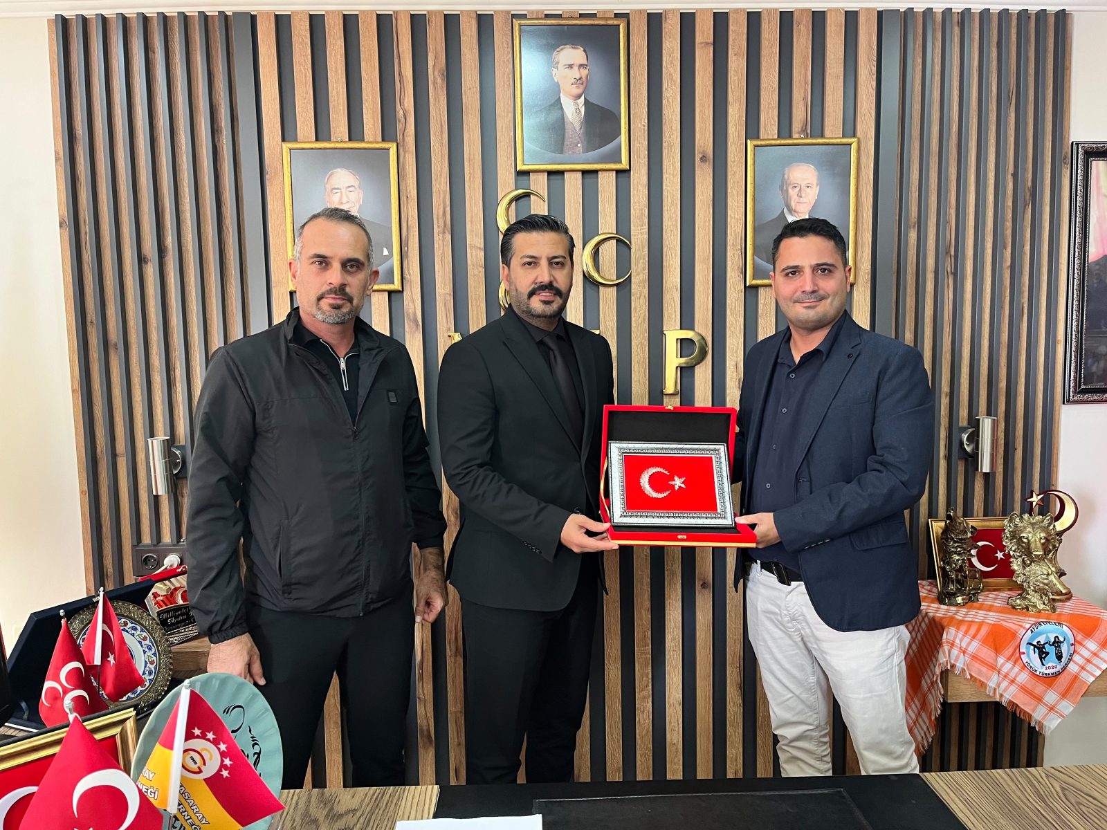 EMNİYET TEŞKİLATI SENDİKASINDAN MHP AYDIN İL BAŞKANLIĞINA ANLAMLI ZİYARET