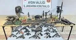 NAZİLLİ’DE KAÇAK SİLAH İMALATHANESİNE BASKIN! 23 TABANCA, 5 TÜFEK VE YÜZLERCE SİLAH PARÇASI ELE GEÇİRİLDİ