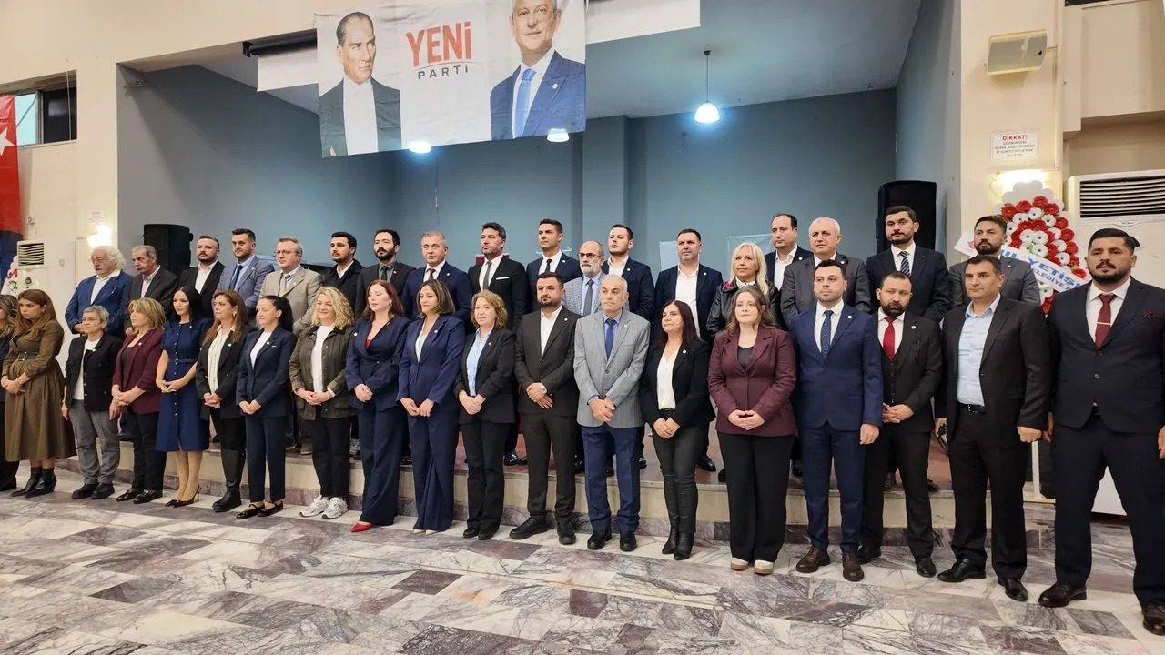 YENİ PARTİ AYDIN’DA YÖNETİMİNİ BELİRLEDİ! DEMİR, YENİ KADROYU TANITTI