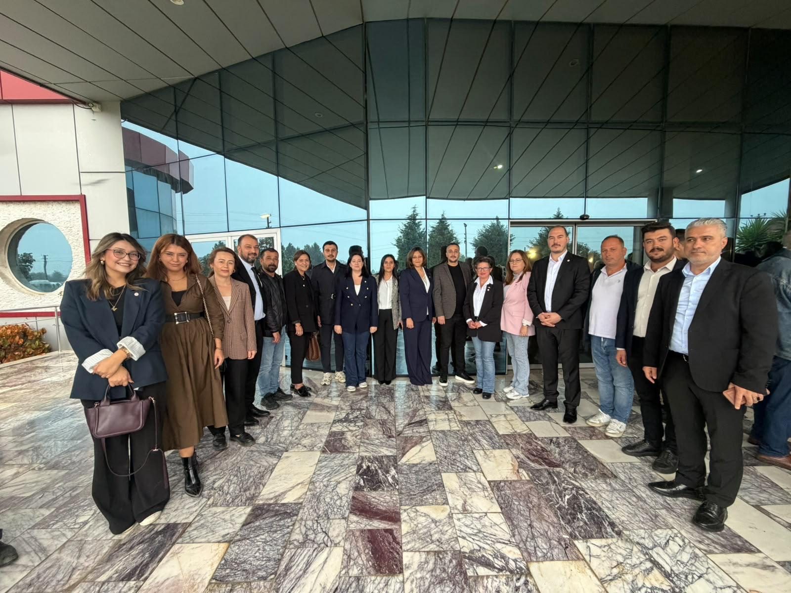 İNCİRLİOVA YENİ PARTİ’DEN İL KONGRESİNE GÜÇLÜ KATILIM