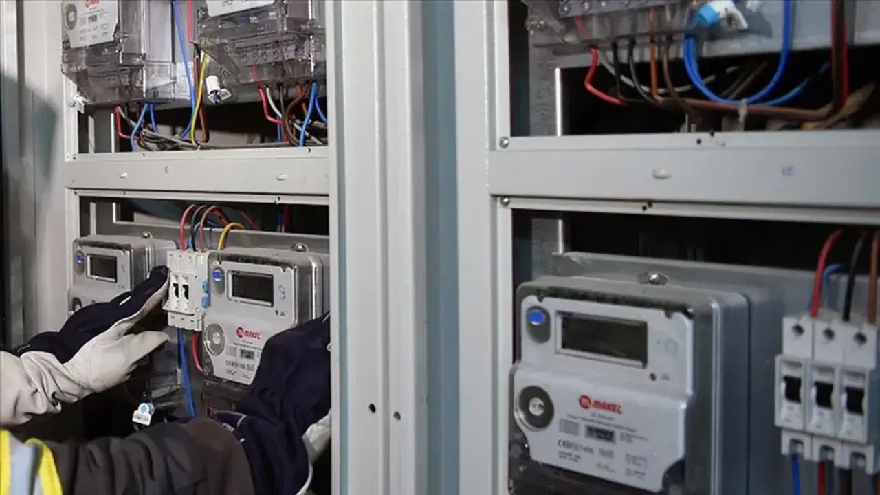 TÜRKİYE’DE MİLYONLARCA ELEKTRİK SAYACI DEĞİŞİYOR! 7 MİLYON ABONE AKILLI SAYAÇ SİSTEMİNE GEÇECEK