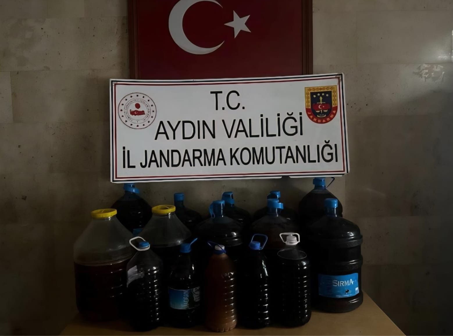 Aydın’da Kaçak Alkol Operasyonu: 202 Litre El Yapımı Şarap Ele Geçirildi