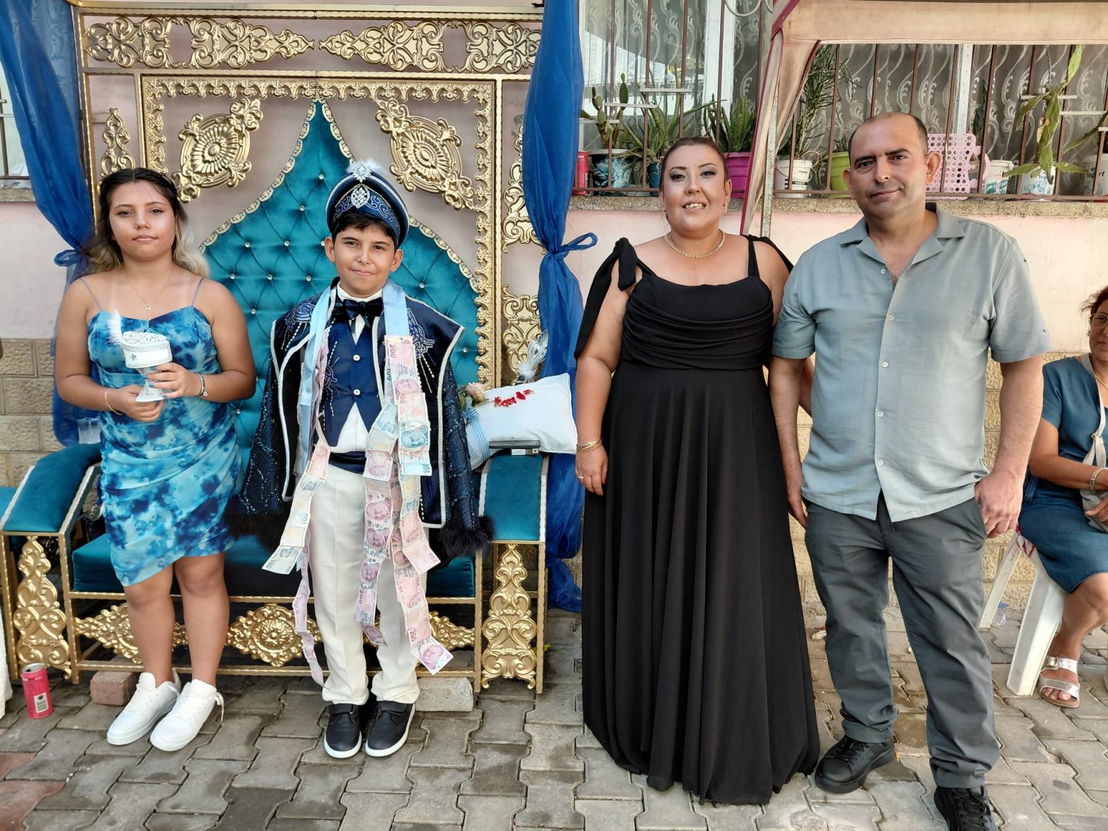 İncirliova’da Yıldırım Ailesinin Mutlu Günü