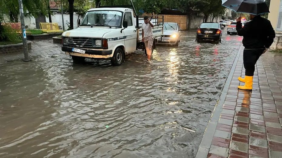 AYDIN VALİLİĞİ’NDEN KUVVETLİ YAĞIŞ VE FIRTINA UYARISI