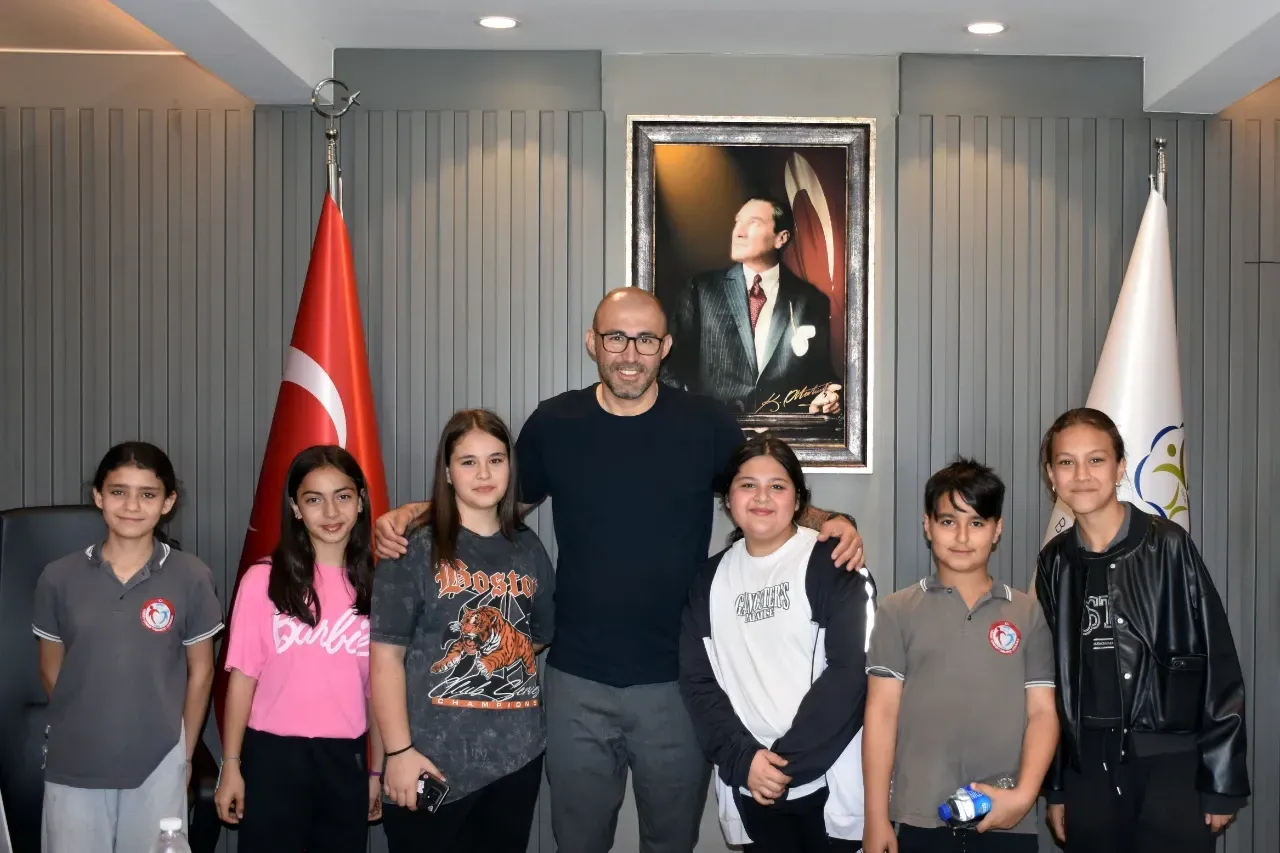 Miniklerden Başkan Zencirci’ye sürpriz ziyaret