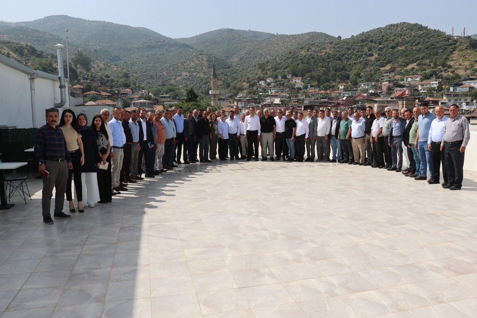  Başkan Arıcı, Muhtarların sorunlarını dinledi