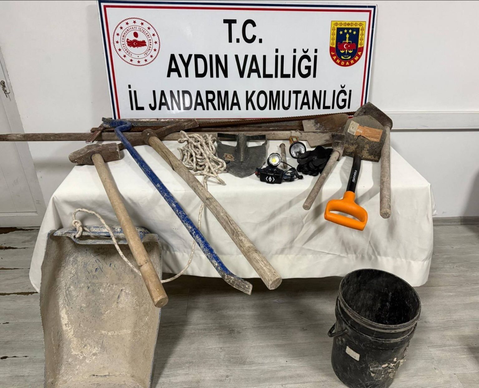 JANDARMA KAÇAK KAZIYA İZİN VERMEDİ