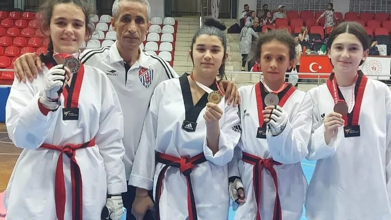 Didimli tekvandocular Aydın’da 4 madalya ile döndü