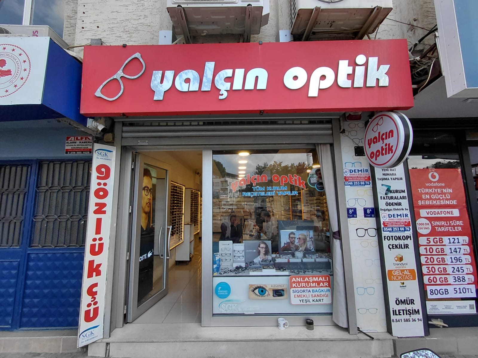 Yalçın Optik İncirliova’da Gözlük Modasına Yön Vermeye Devam Ediyor