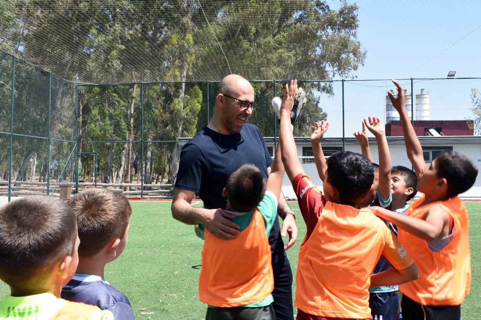 Germencik Belediyesi tarafından gerçekleştirilen ilkokullar arası bahar futbol turnuvası başladı.
