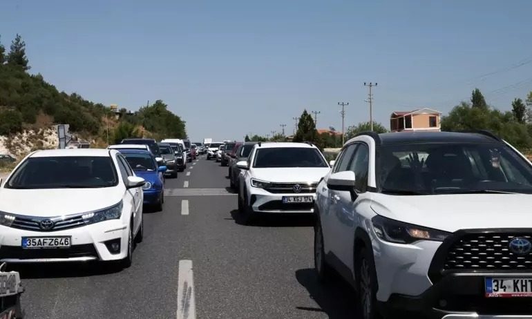 AYDIN MUĞLA ARASINDAKİ 60 KİLOMETRELİK YOL TIKANDI