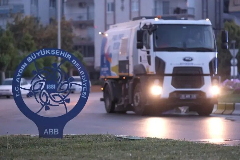 AYDIN BÜYÜKŞEHİR BELEDİYESİ PIRIL PIRIL BİR AYDIN İÇİN ÇALIŞMALARINI 24 SAAT SÜRDÜRÜYOR
