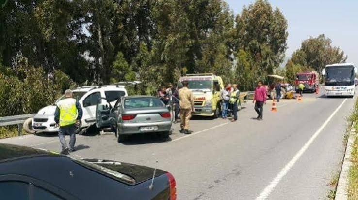 Söke-Milas Karayolu’nda Zincirleme Kaza: 4 Kişi Yaralandı, Trafik Kontrollü Sağlandı