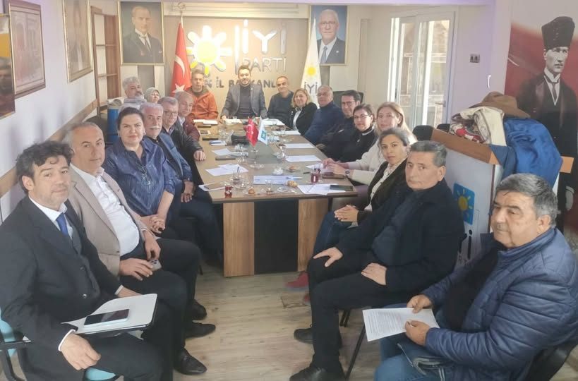 İYİ PARTİ AYDIN’DA YENİ DÖNEMİN İLK ADIMI: İLK DİVAN TOPLANTISI GERÇEKLEŞTİRİLDİ