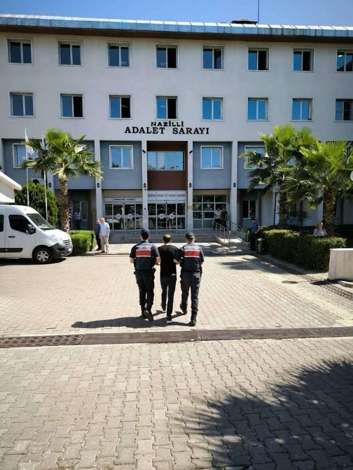 BAŞKA BİRİNİN ADINA ALINAN BİLETLE DE KAÇAMADI