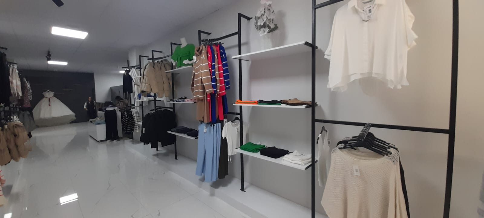 Şıklığına şıklık katmak isteyen kadınların yeni adresi ‘Lady Butik’ açıldı