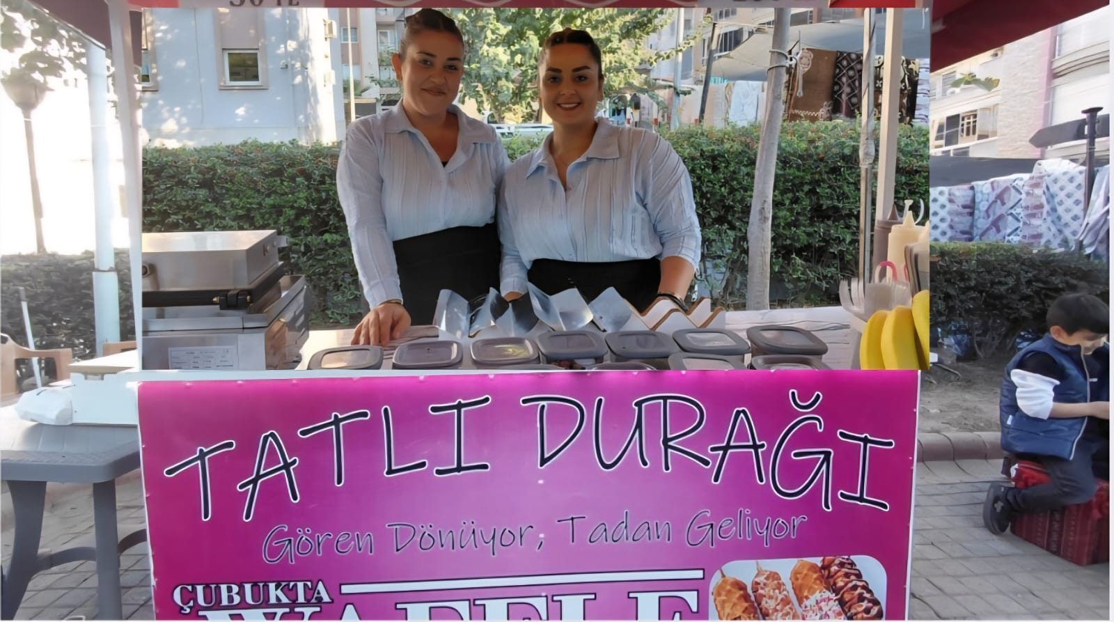 İncirliova’da İki Genç Girişimci Kadından Yeni Lezzet Hamlesi: “Stick Waffle”