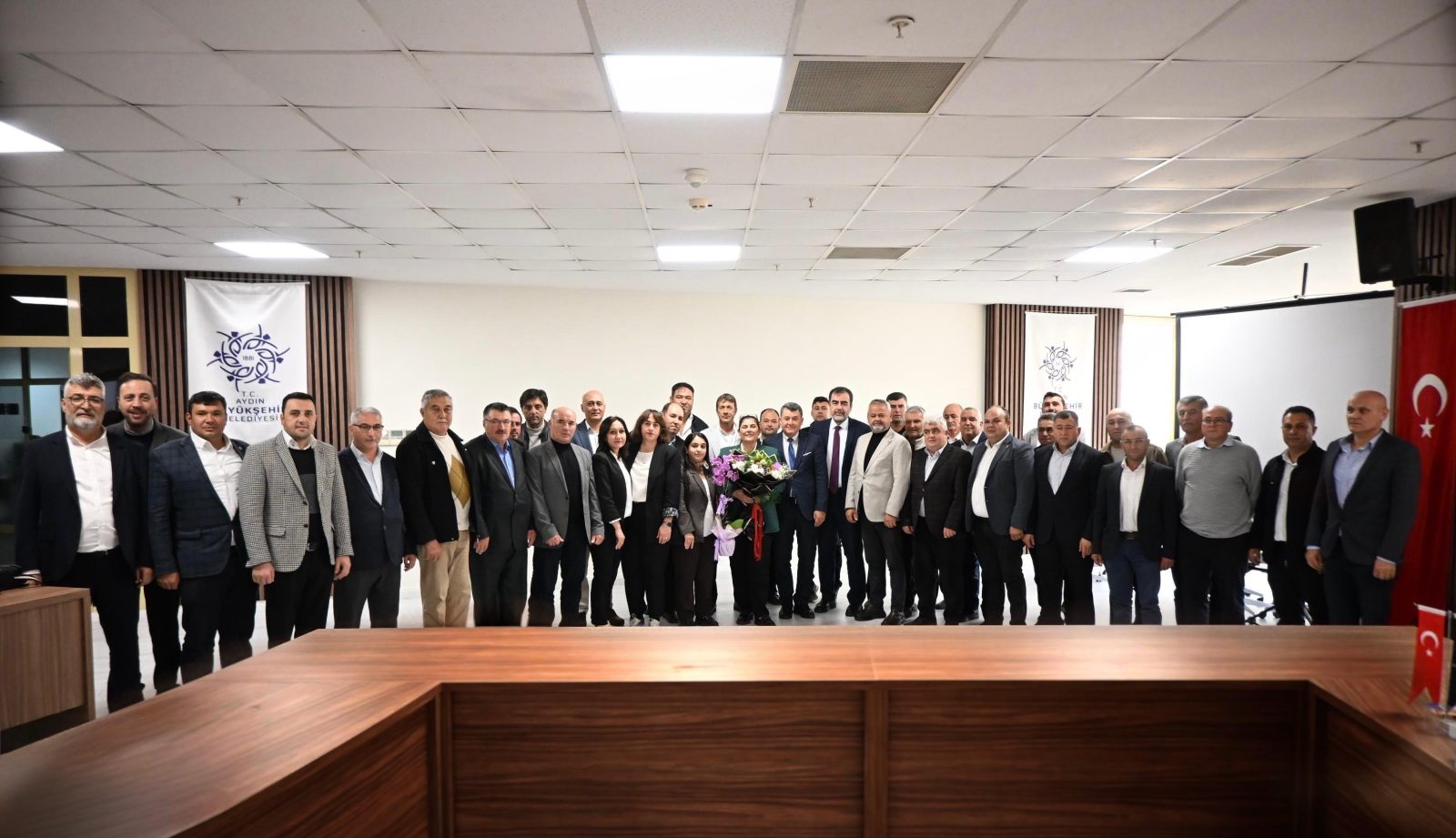 BAŞKAN ÇERÇİOĞLU, KUYUCAK MUHTARLARI İLE BİR ARAYA GELDİ