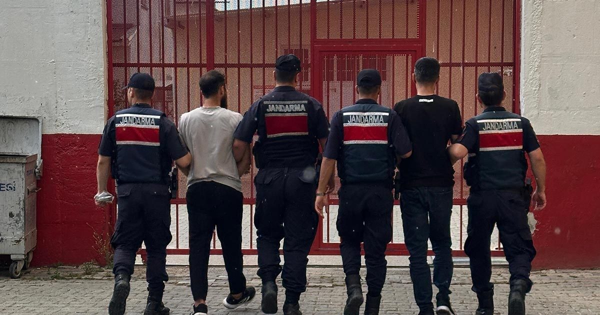 ARAÇ KURŞUNLAYAN ŞAHISLAR TUTUKLANDI