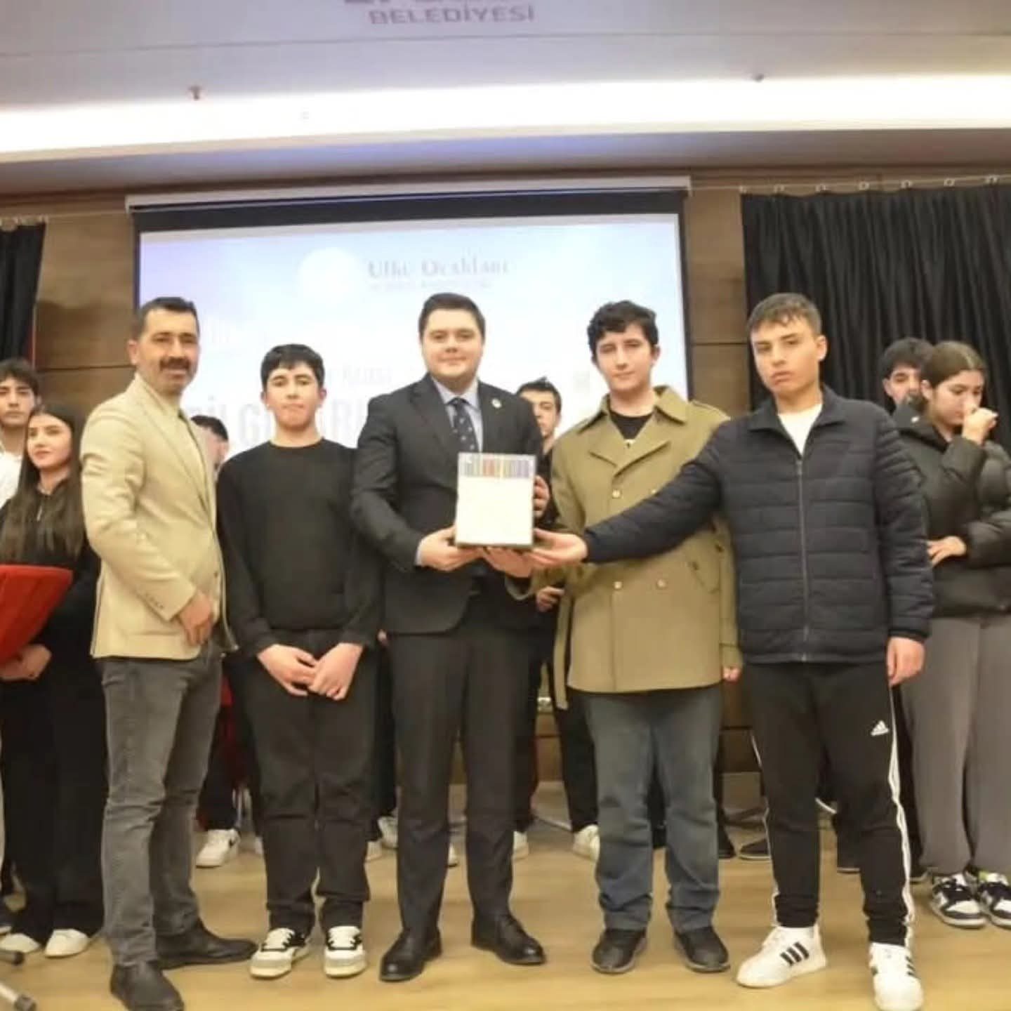 Ülkü Ocakları Aydın’da Bilgi Yarışması Coşkusu: Şampiyon İncirliova Ortaöğretim Teşkilatı