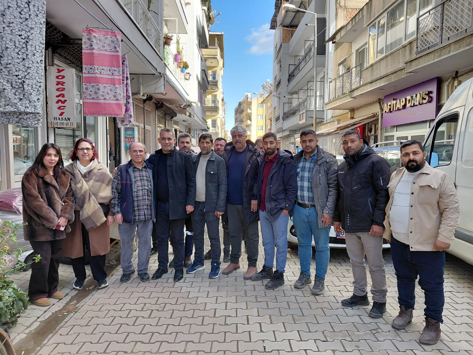 İNCİRLİOVA’DA ERCAN UÇAK’TAN GÖVDE GÖSTERİSİ GİBİ ESNAF ZİYARETİ