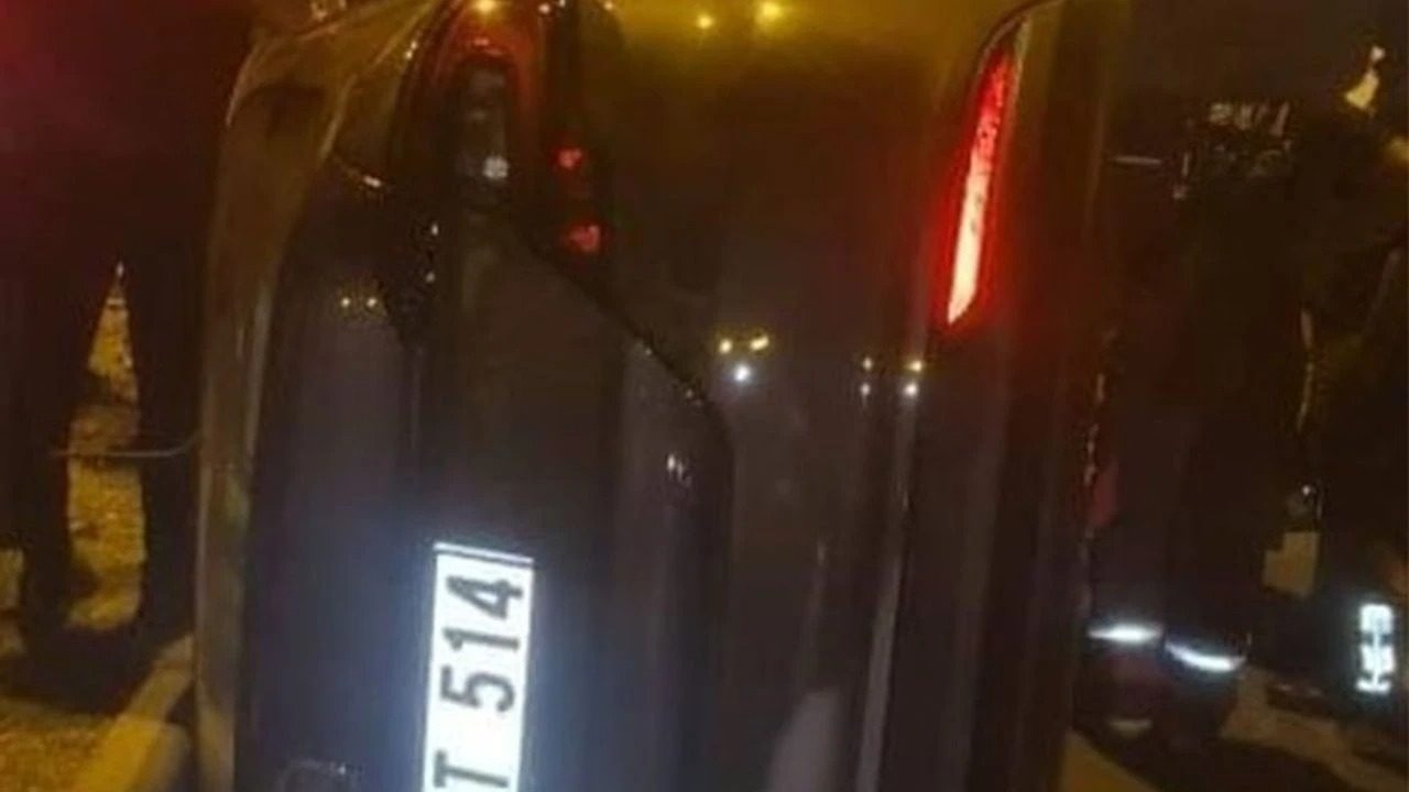 Efeler’de otomobil takla attı