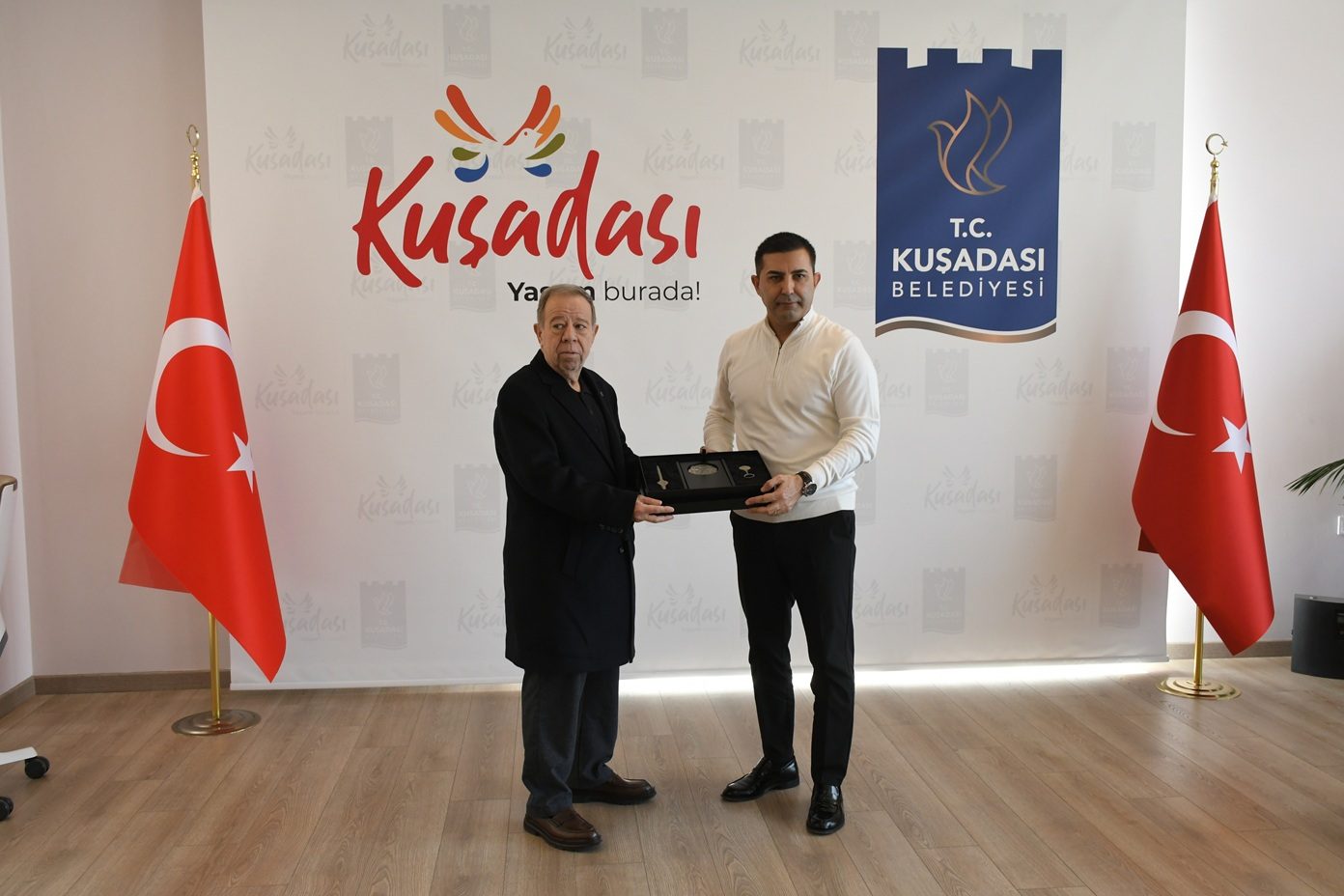 UNESCO’DAN ÖDÜL ALAN KÖRÜKLÜ ÇİZME USTASI'NDAN BAŞKAN ÖMER GÜNEL'E ANLAMLI ZİYARET