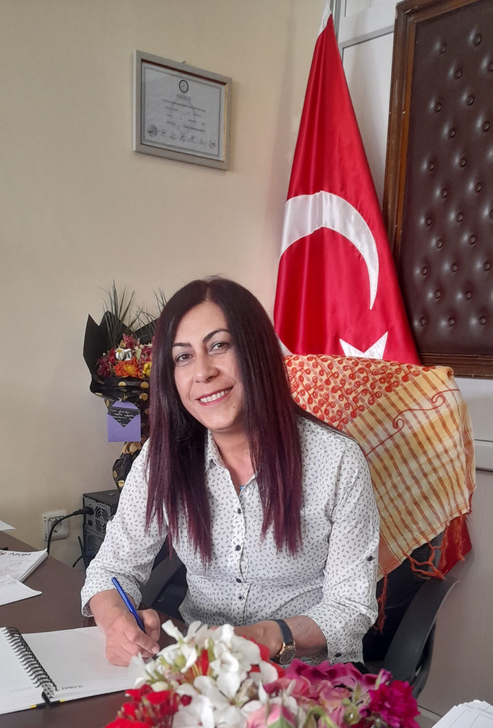 ORTAKLAR MAHALLE MUHTARI SEVAL CİVELEK GÖREV BAŞINDA