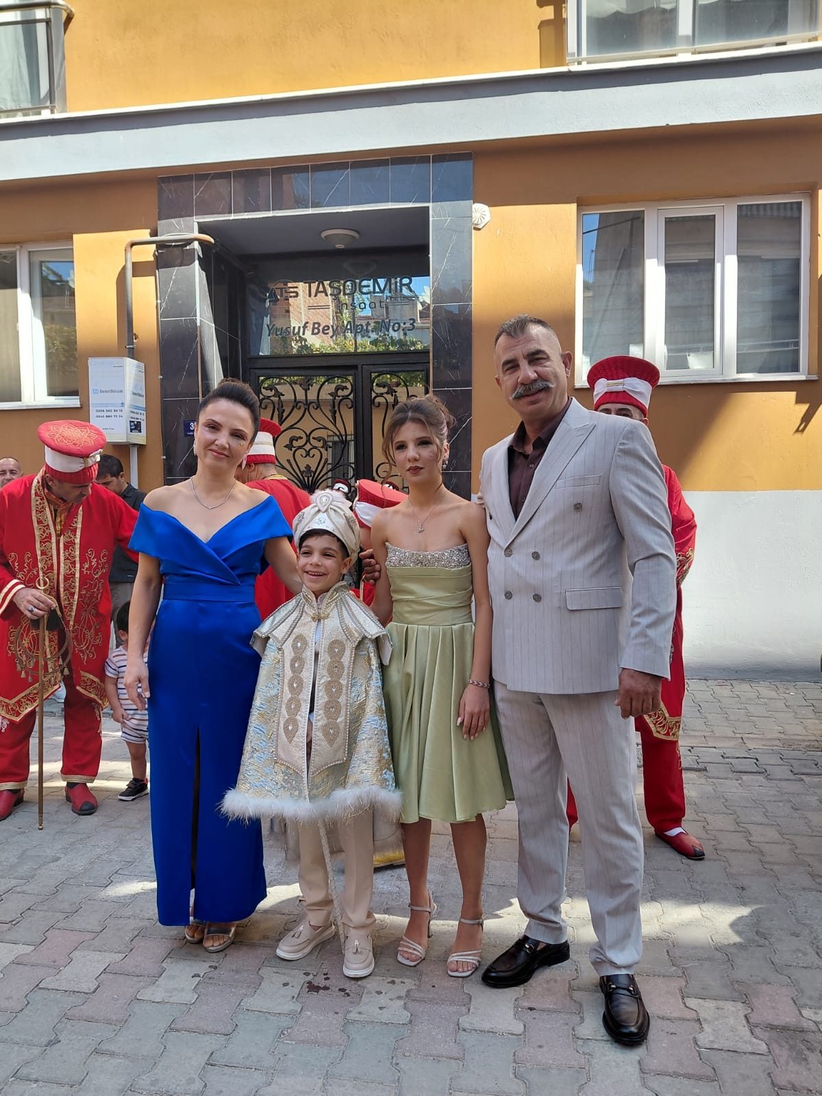 AKİF METEHAN’IN SÜNNET MUTLULUĞU!