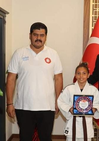 GURURUMUZ JUDO’CU CANSU YILDIRIM