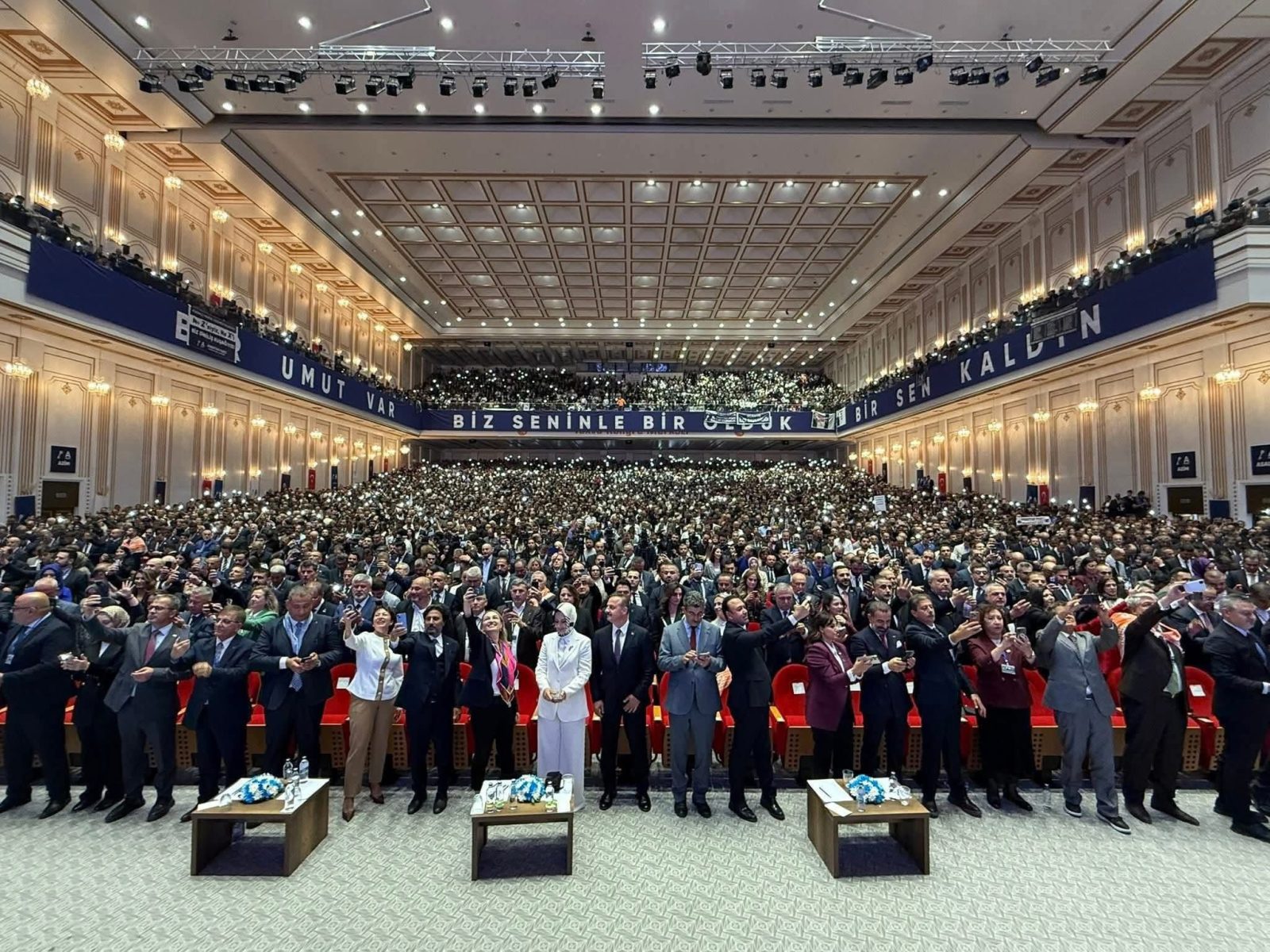 Anahtar Parti 1. Kuruluş Yıldönümünü 30 Bin Kişilik Coşkuyla Kutladı