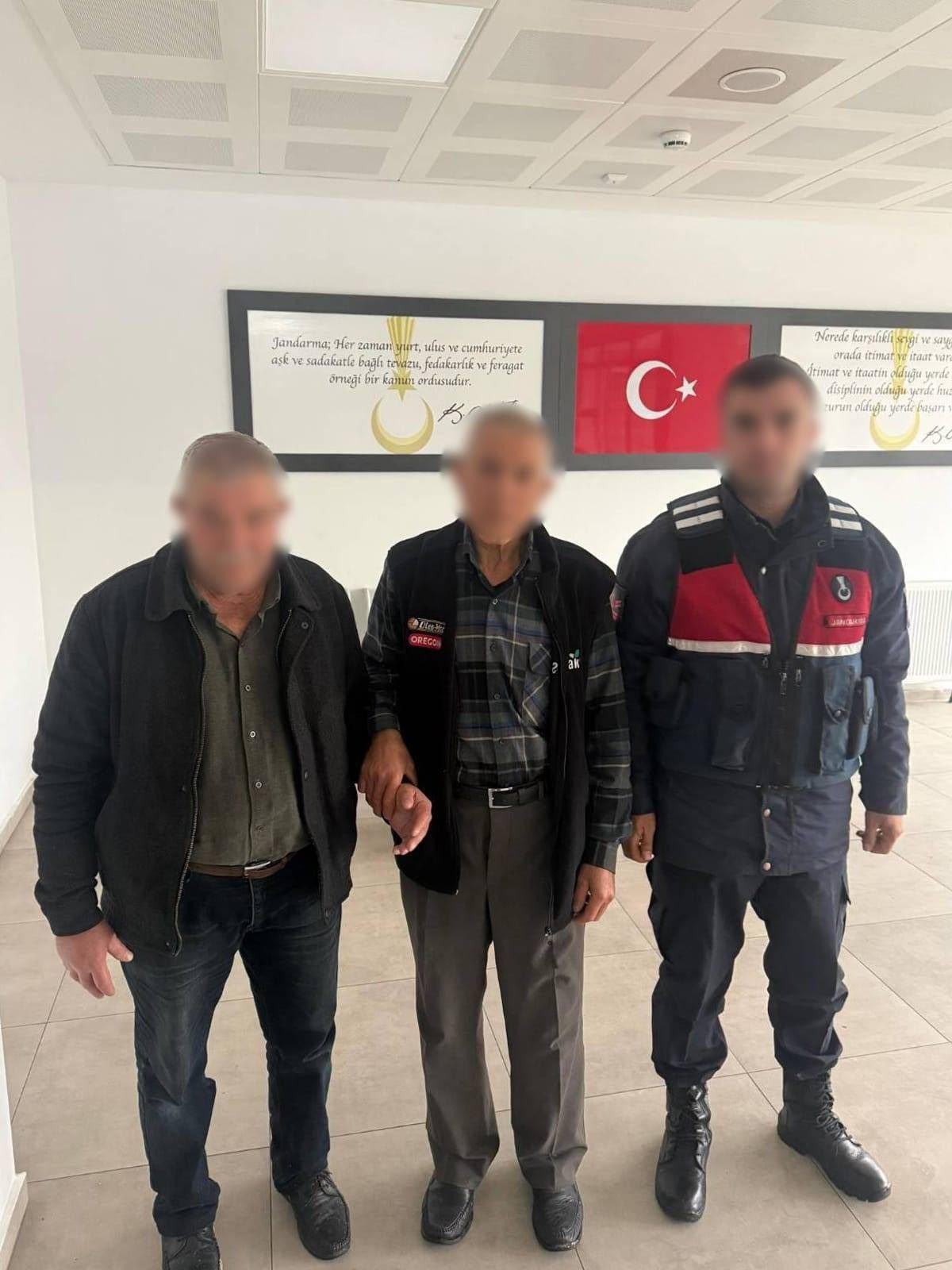 ALZHEIMER HASTASI ŞAHIS JANDARMA TARAFINDAN AİLESİNE TESLİM EDİLDİ