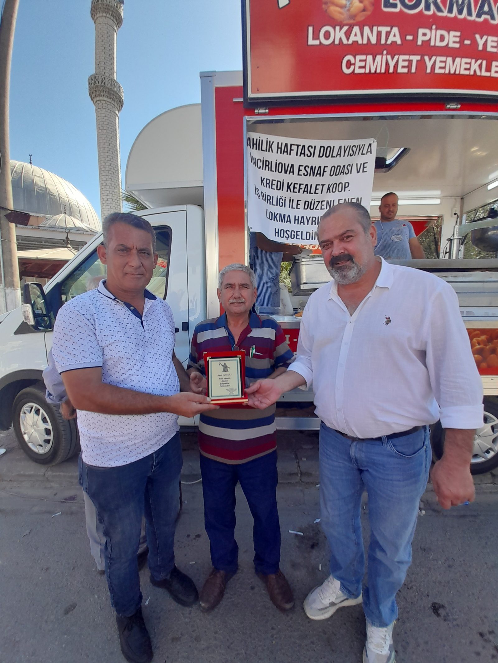 CAFER KÖLE İNCİRLİOVA SANAYİ DE YILIN AHİSİ SEÇİLDİ