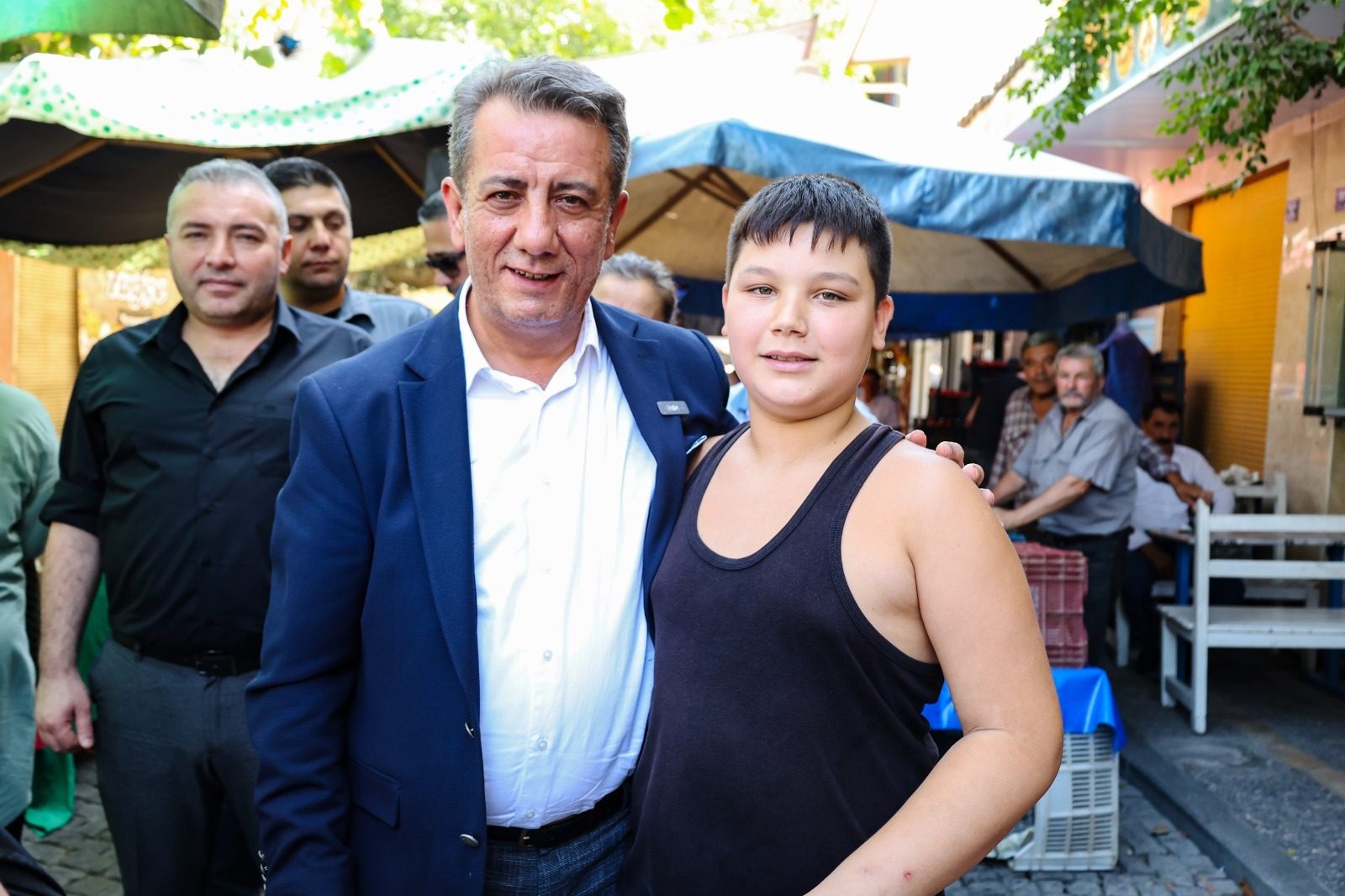 BAŞKAN ANIL YETİŞKİN SALI PAZARINDA VATANDAŞLARLA BULUŞTU