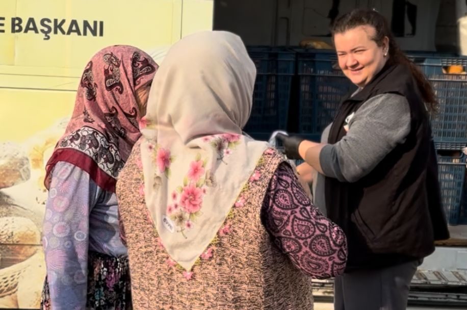 KOÇARLI HALK EKMEK GÖNÜLLERE DOKUNUYOR