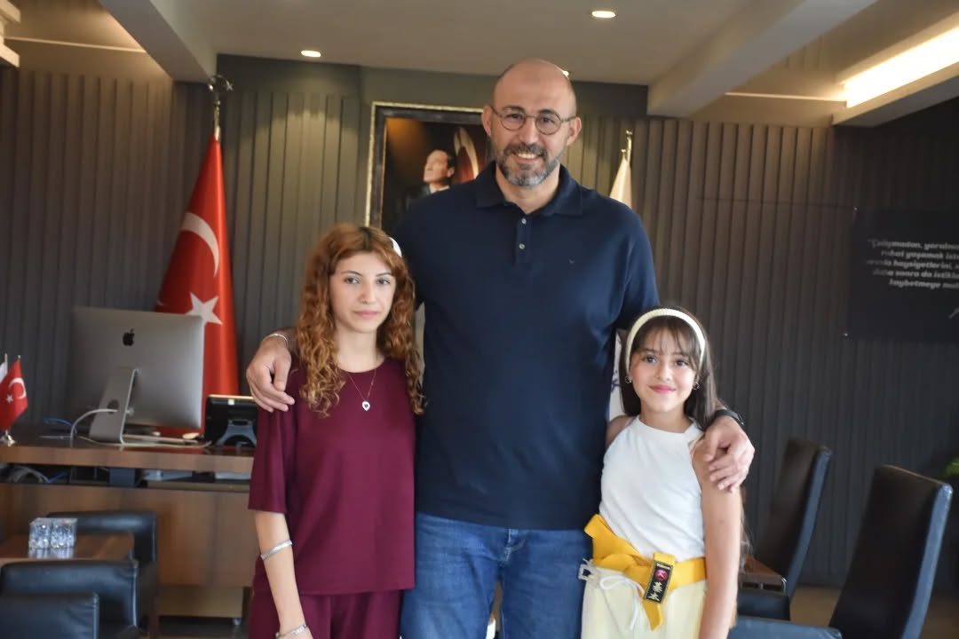 Başkan Zencirci, Karate Kursu Öğrencisinin Kuşak Sevincine Ortak Oldu