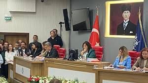 Aydın’da Cenaze Hizmetlerinde Yeni Dönem: CHP’li İlçe Belediyeleri Defin İşlemlerini Büyükşehir’e Devretti