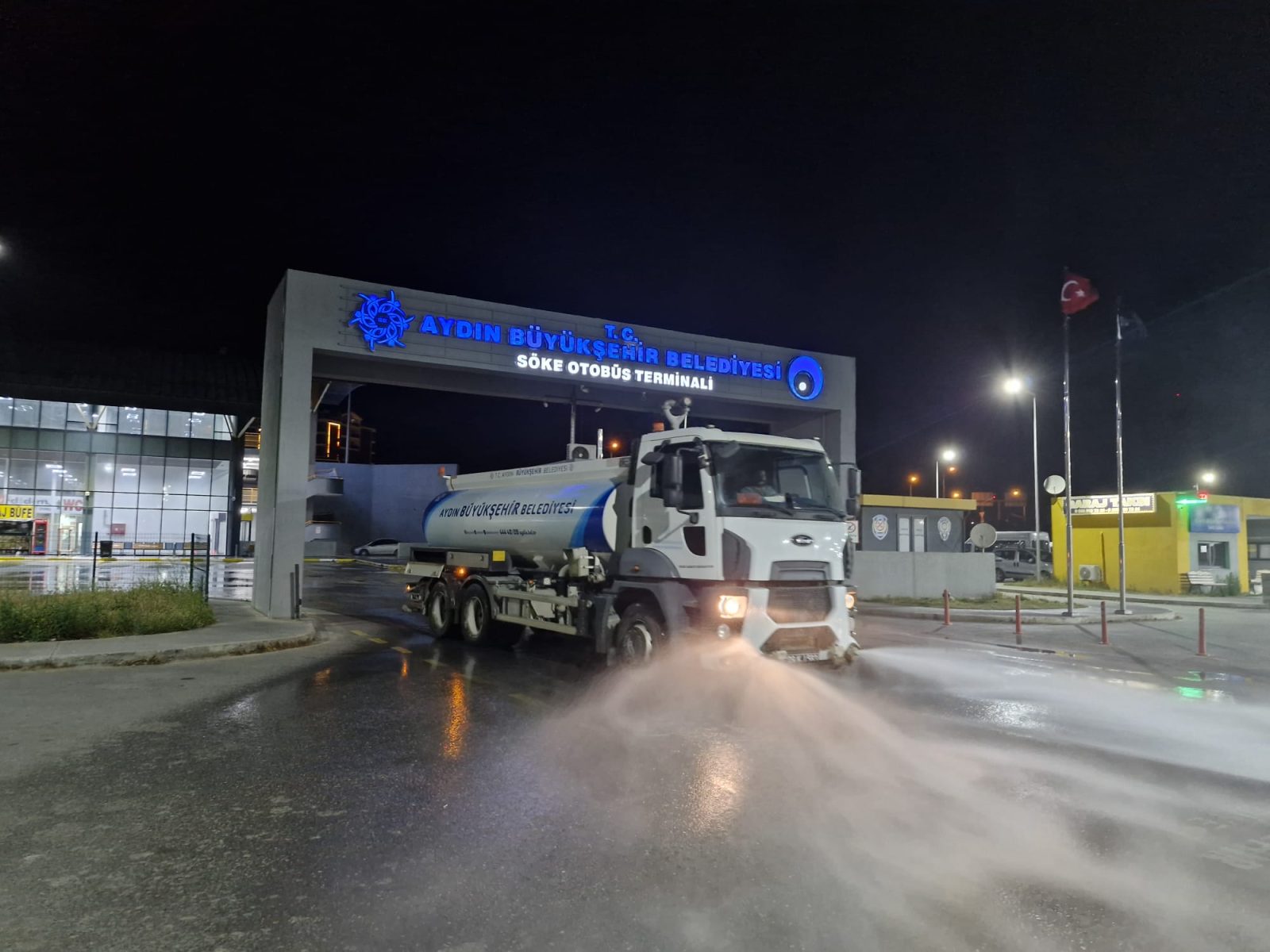 BAYRAM HAZIRLIKLARINA TÜM HIZIYLA DEVAM EDİYOR
