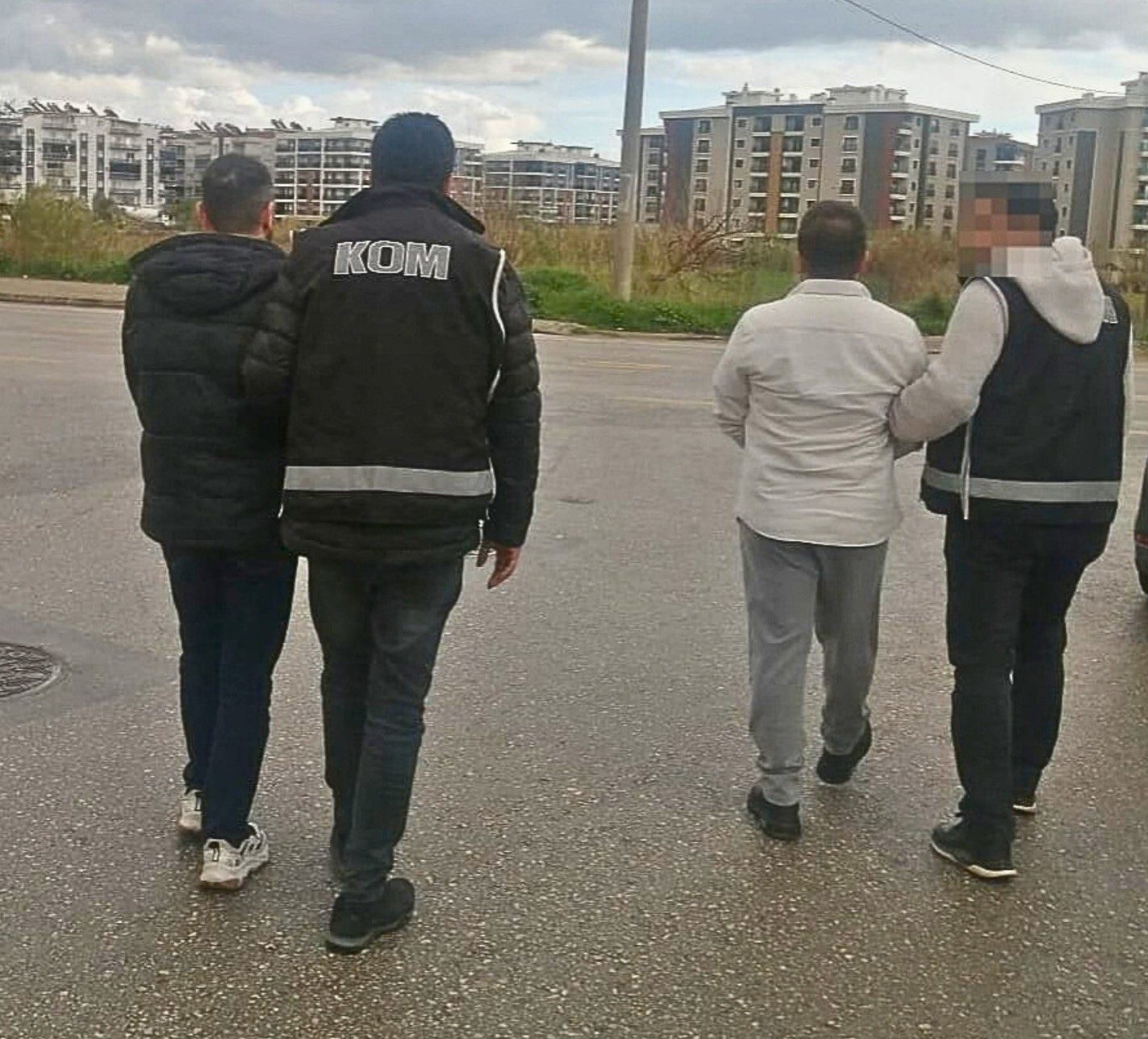 Efeler’de İrtikap Operasyonu: 100 Bin TL’lik Suçüstü Yakalama